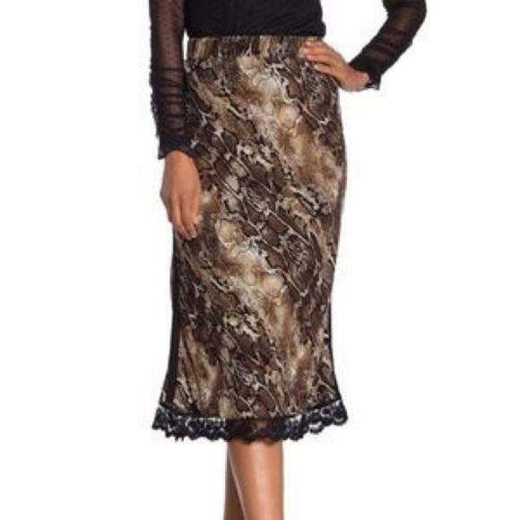 Laundry By Shelli Segal Dresses & Skirts - Laundry by Shelli Segal Snake Print Skirt Medium